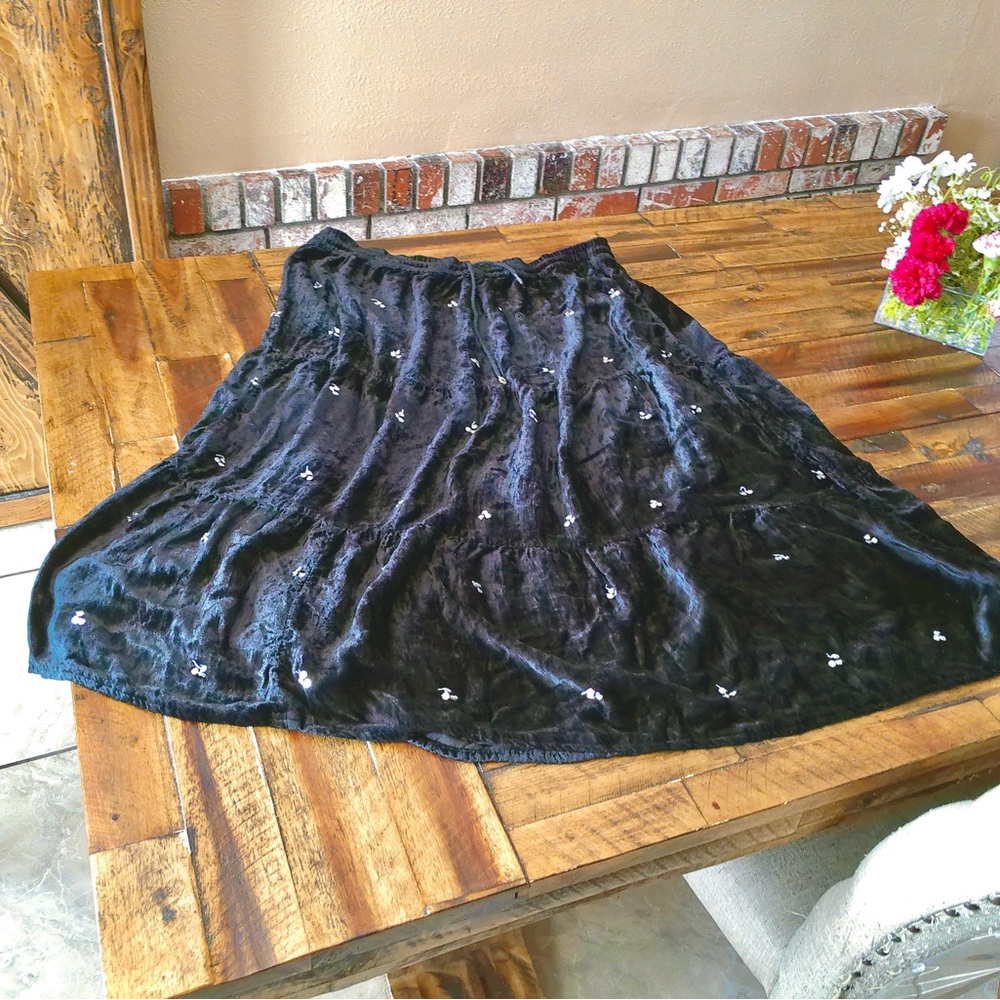Elegant Black Women's Skirt